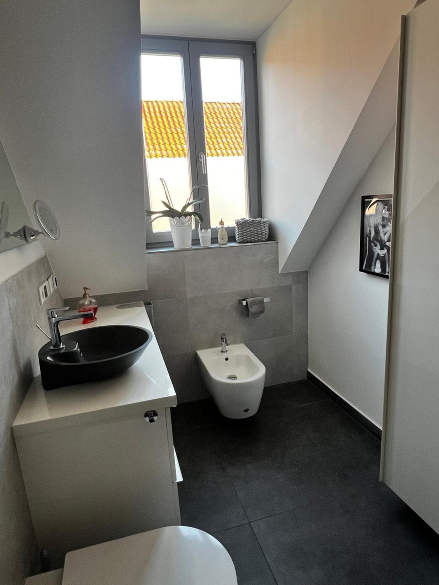 Moderne Galeriewohnung Mit Balkon Und Stellplatz Am Wenigemarkt Érfurt Exterior foto